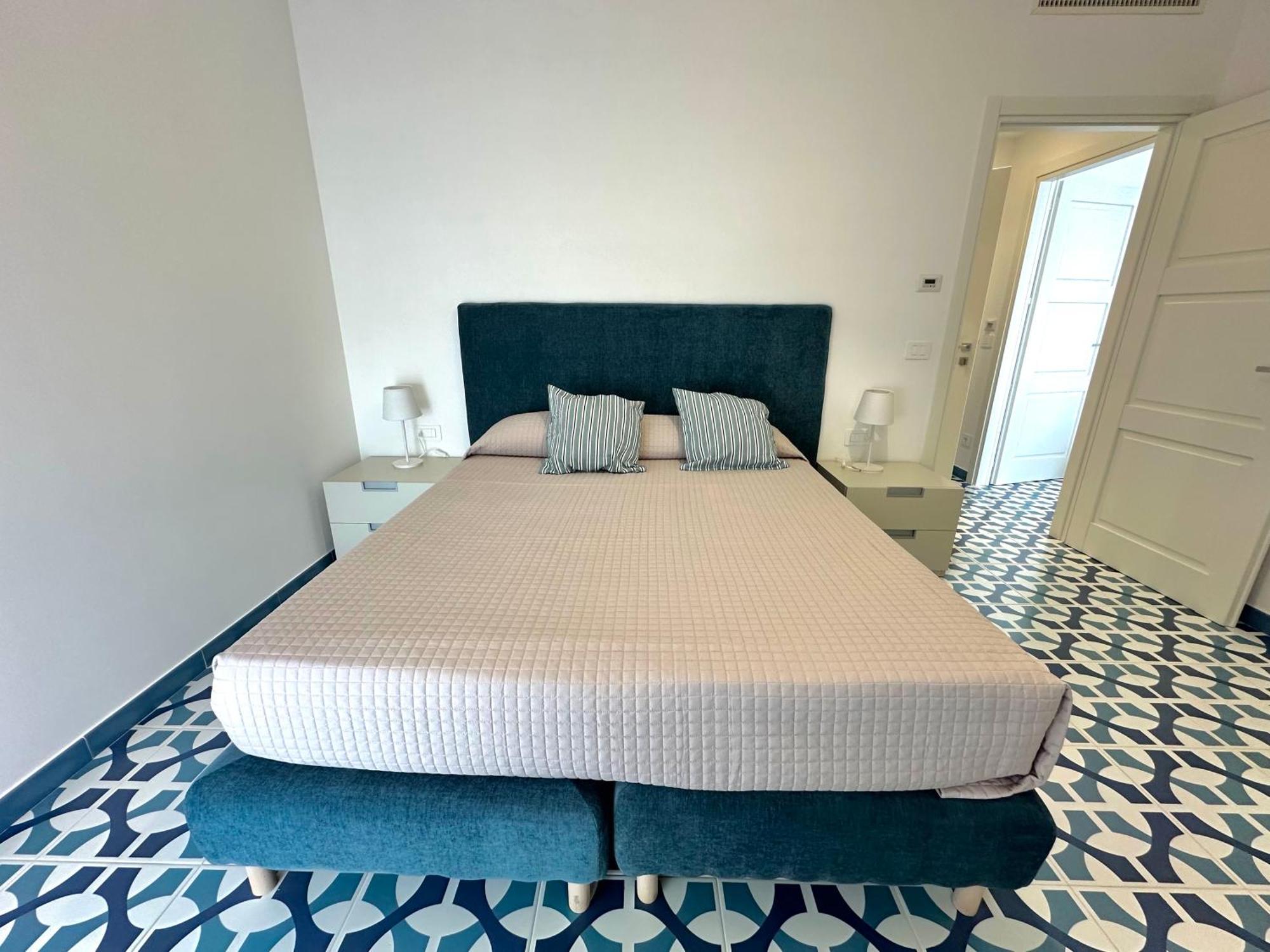 Blumare Amalfi Coast Apartment Maiori Bagian luar foto